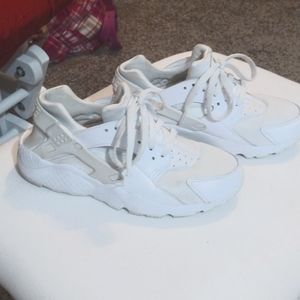 Nike Shoes size 5.5 white in color